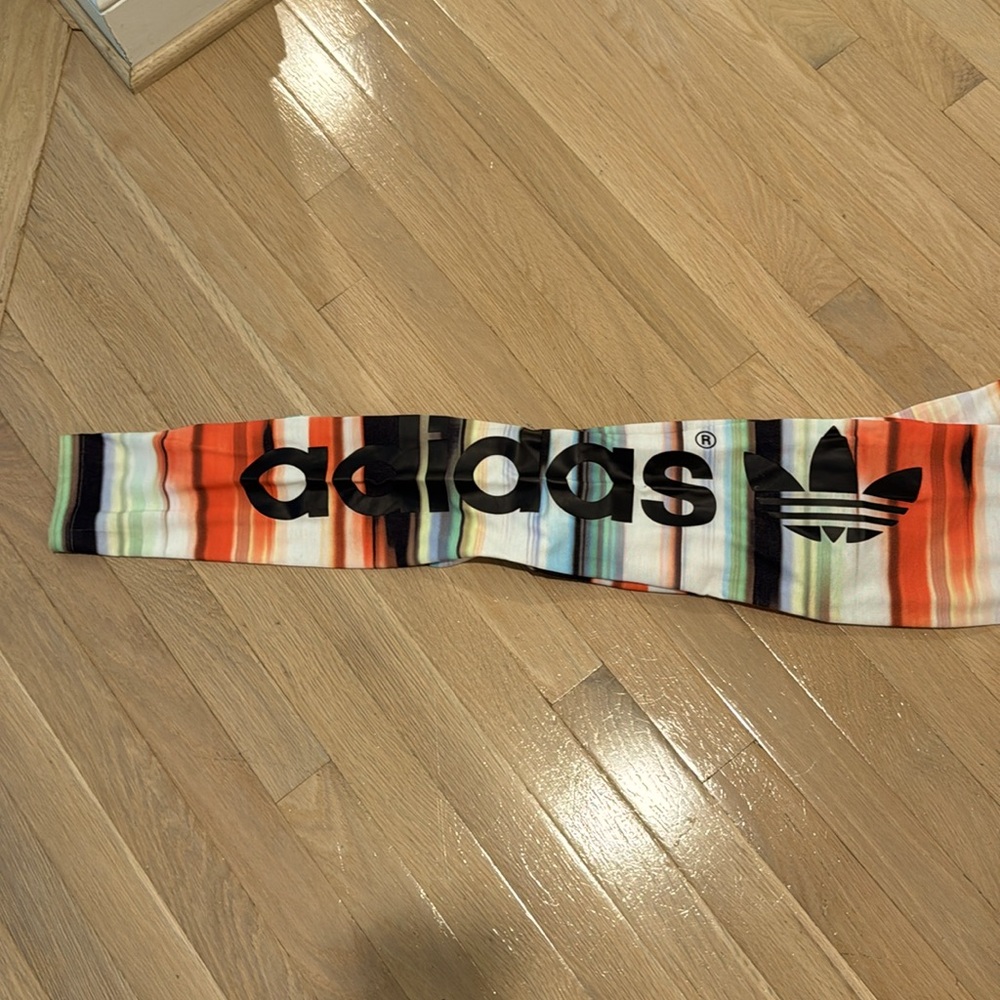 ADIDAS ORIGINALS super cute and colorful leggings US14-16 (kids) fit like S/XS